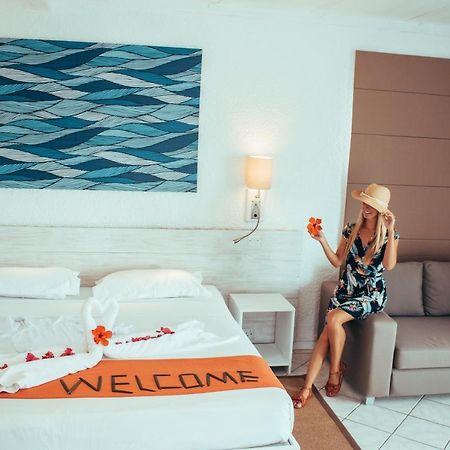 Astroea Beach Hotel (Adults Only) Blue Bay Bagian luar foto