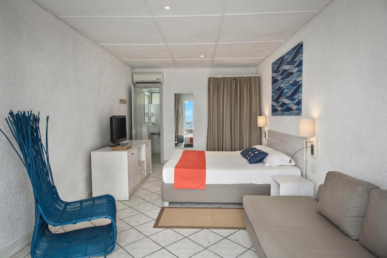 Astroea Beach Hotel (Adults Only) Blue Bay Bagian luar foto