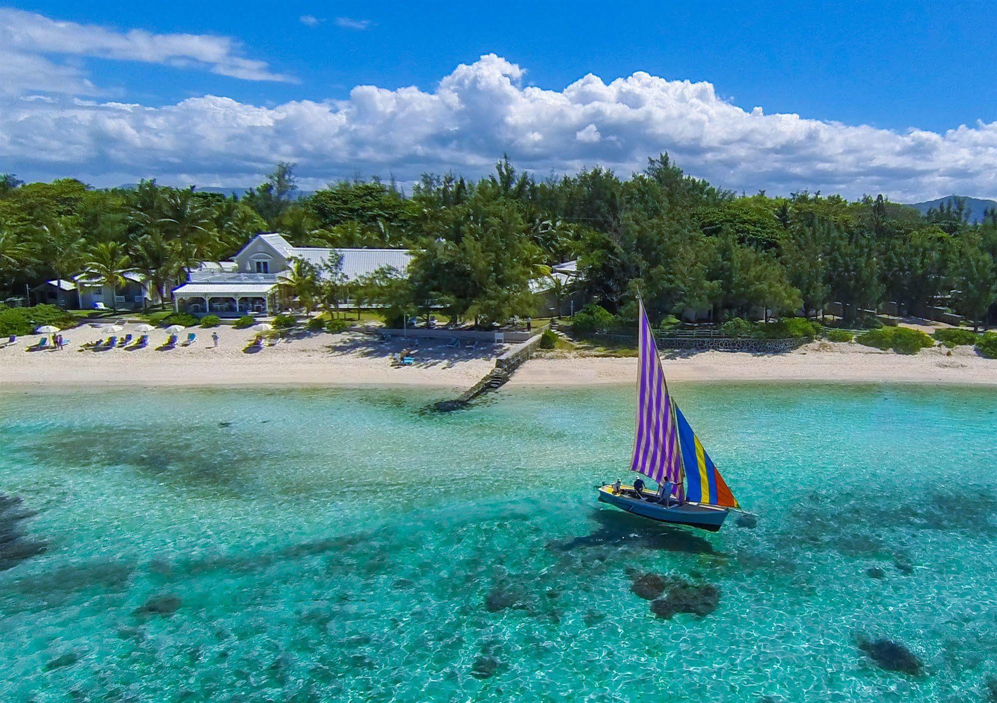 Astroea Beach Hotel (Adults Only) Blue Bay Bagian luar foto